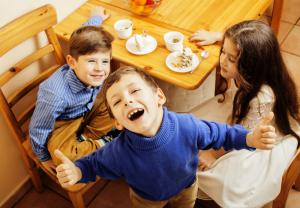A Tavola! Why we need to bring back family meals together 