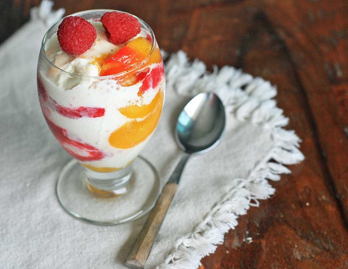 Fruity sundae