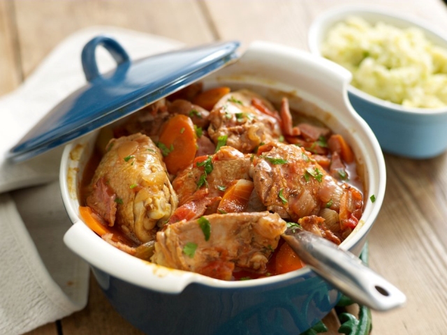 Italian-style braised chicken thighs with colcannon