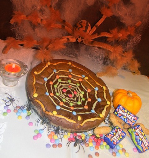 Smarties spiderweb brownie pie