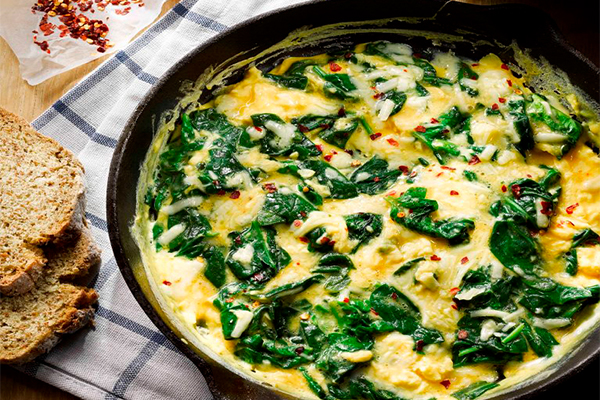 Five Minute Scrambled Eggs with Spinach and Chilli Flakes
