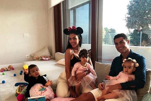 Ronaldo shares heartwarming family snap in honour of daughters 1st birthday