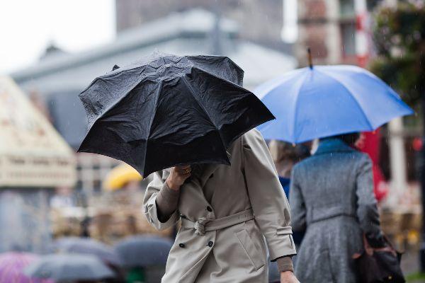 Umbrellas at the ready: Met Éireann issues yellow weather warning