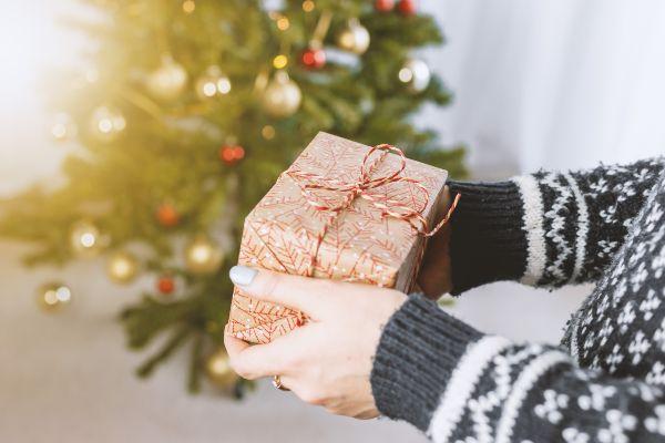 Heres how you can get your Christmas gifts wrapped AND help the homeless