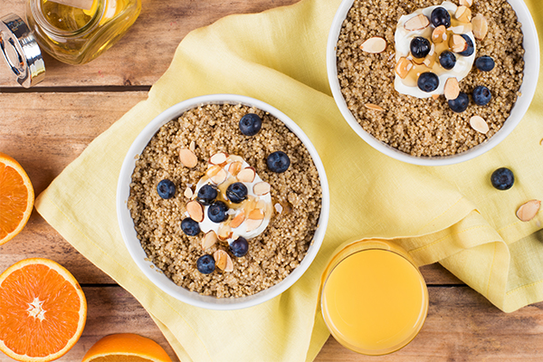 Breakfast Quinoa with Blueberries and Almonds