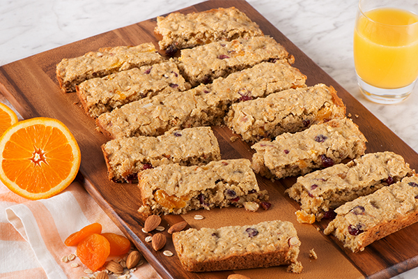 Almond and Apricot Oatmeal Breakfast Bars