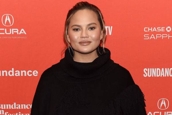 Chrissy Teigen has come under FIRE online after controversial tweets surface
