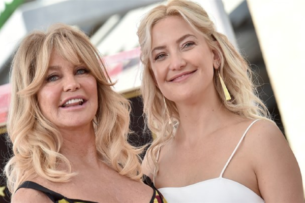 Kate Hudson reveals her mother got a bit too close to the action during labour