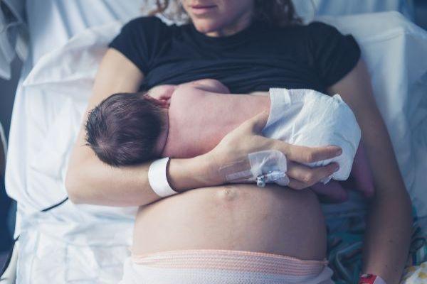 Delaying babys first bath can help with breastfeeding, says study 