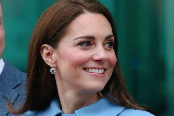 The Duchess of Cambridge dons £60 floral dress for Christmas card