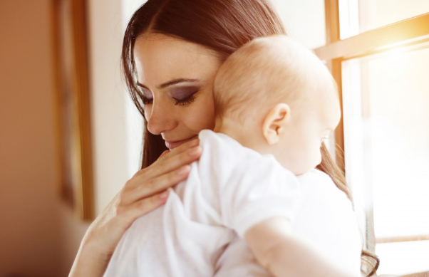 Caring for your baby after the MenB jab – what you need to know