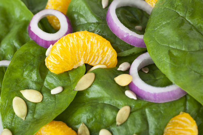 Orange Spinach Salad with Almond Vinaigrette | MummyPages.ie