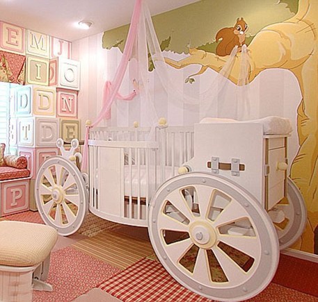 Blue is one posh tot