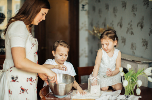 Our top essential hygiene habits for families who cook together