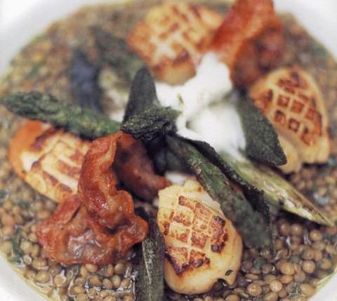 Pan-fried scallops with lentils, crispy pancetta and lemon creme fraiche