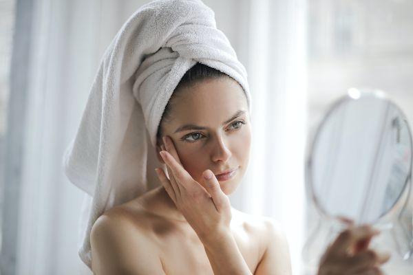 Do you have blemish prone skin? Follow these 5 tips to help keep spots away