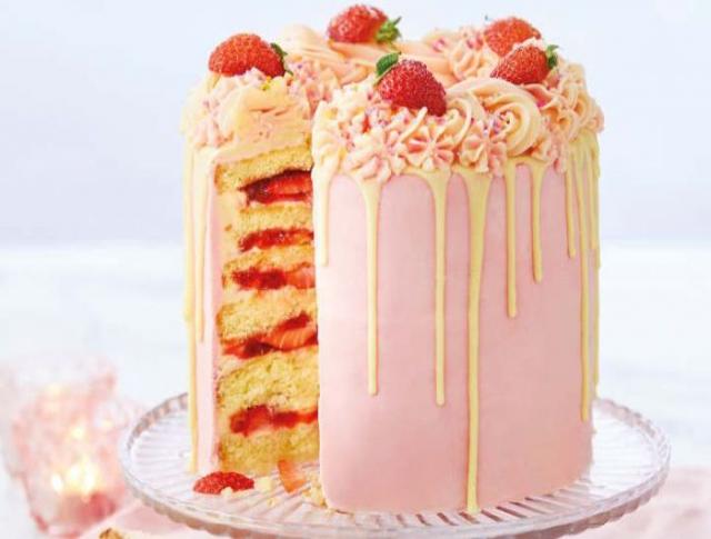 Recipe: This Strawberry Layer Cake is the ultimate summer dessert