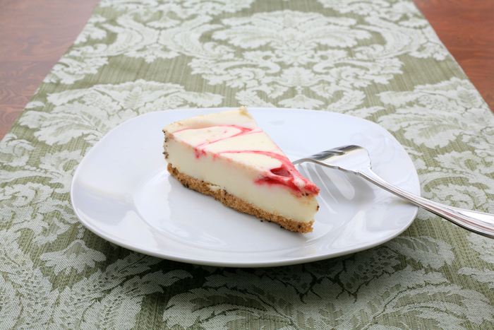 White chocolate and raspberry cheesecake | MummyPages.ie