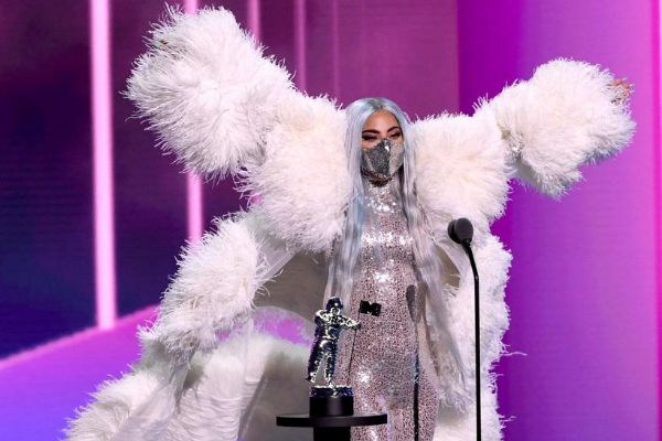 Lady Gaga showed up to the VMAs with the coolest face mask collection