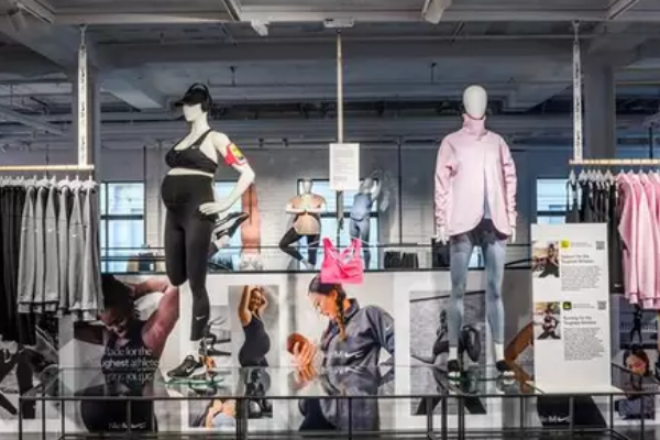Nike showcase their very first maternity line on new pregnant mannequins