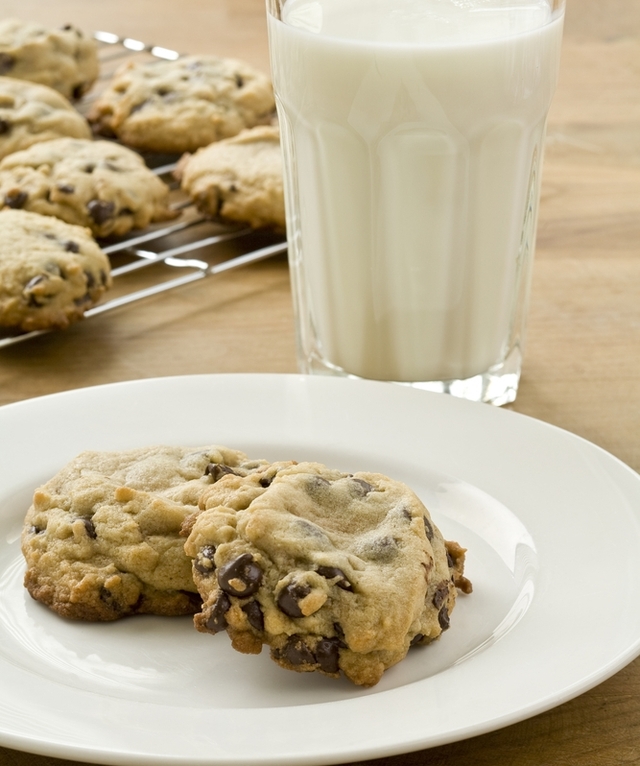 Chocolate and apple oat cookies