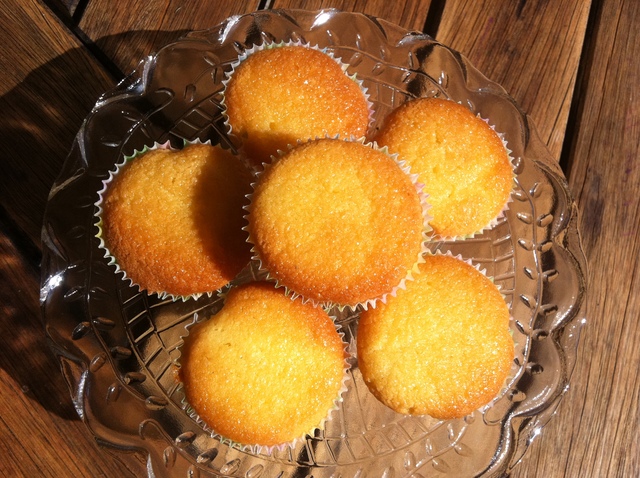 Lemon drizzle buns