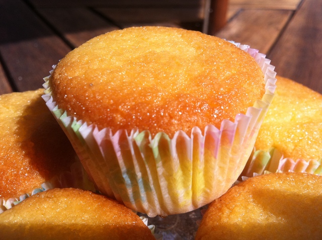 Lemon drizzle buns