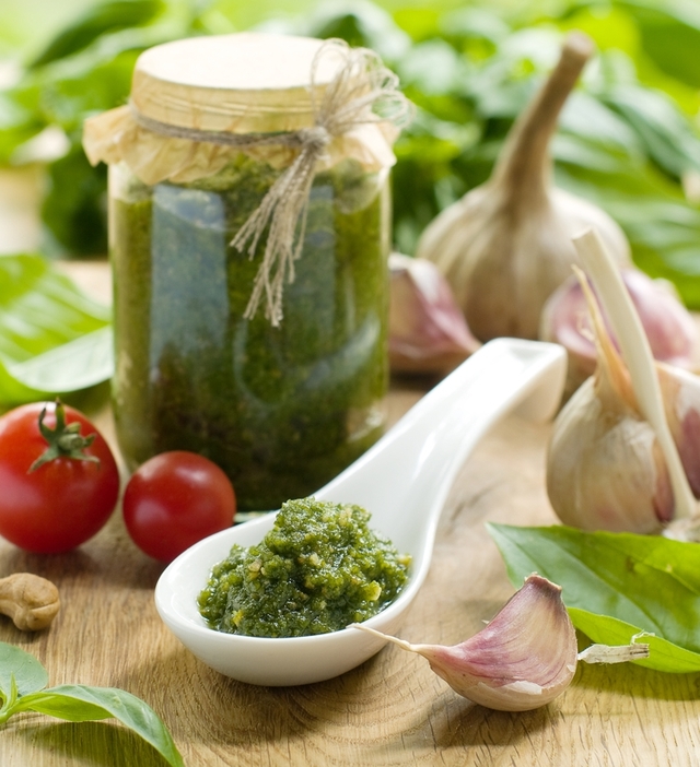 Basil pesto