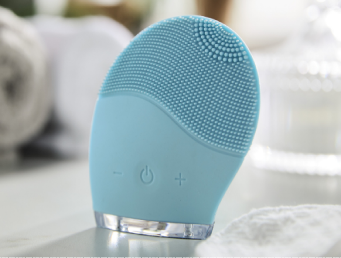 PSA Aldi are selling a Silicone Facial Cleanser for less than...