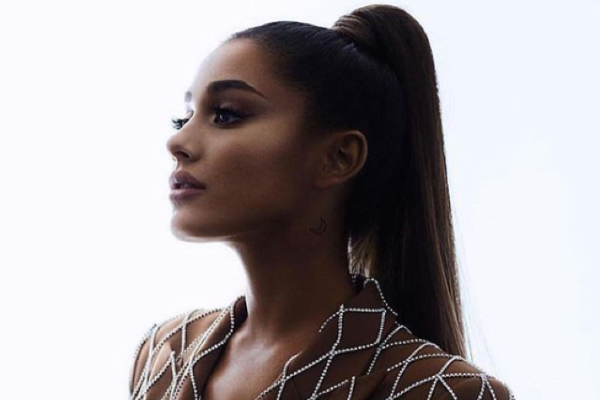 Ariana Grandes Netflix documentary lets us peek behind the scenes