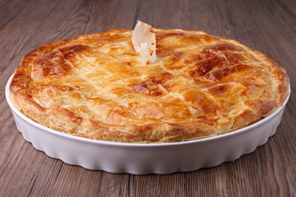 This cheesy potato & onion pie is the perfect veggie-friendly Monday meal