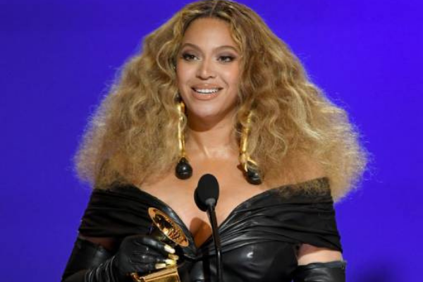 ‘Honoured to be your mommy’: Beyoncé thanks her kids at last night’s Grammys