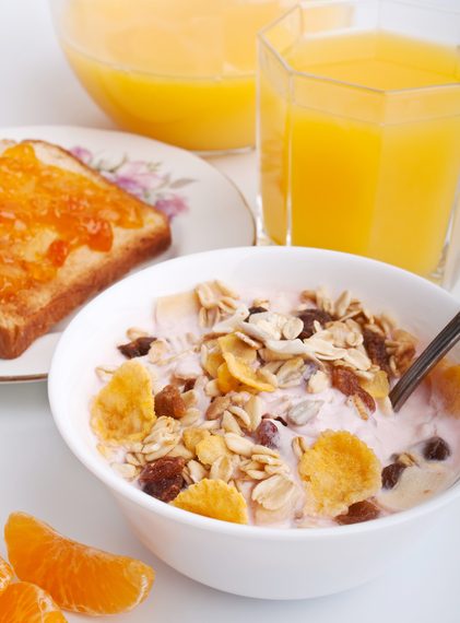Crunchy honey granola with apricots and almonds | MummyPages.ie