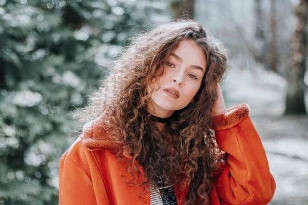 Dos and Donts: Everything you need to know about the curly girl method