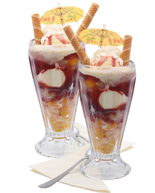 Peach melba knickerbocker glory