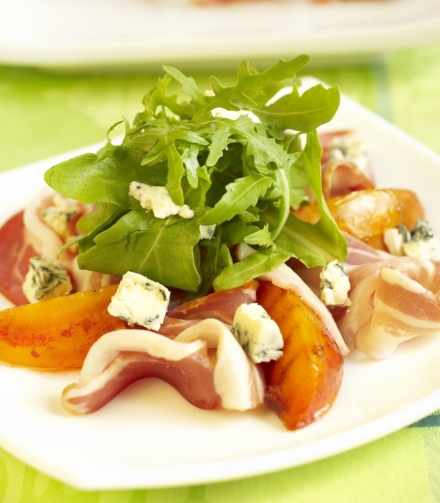 Peach, prosciutto and blue cheese salad