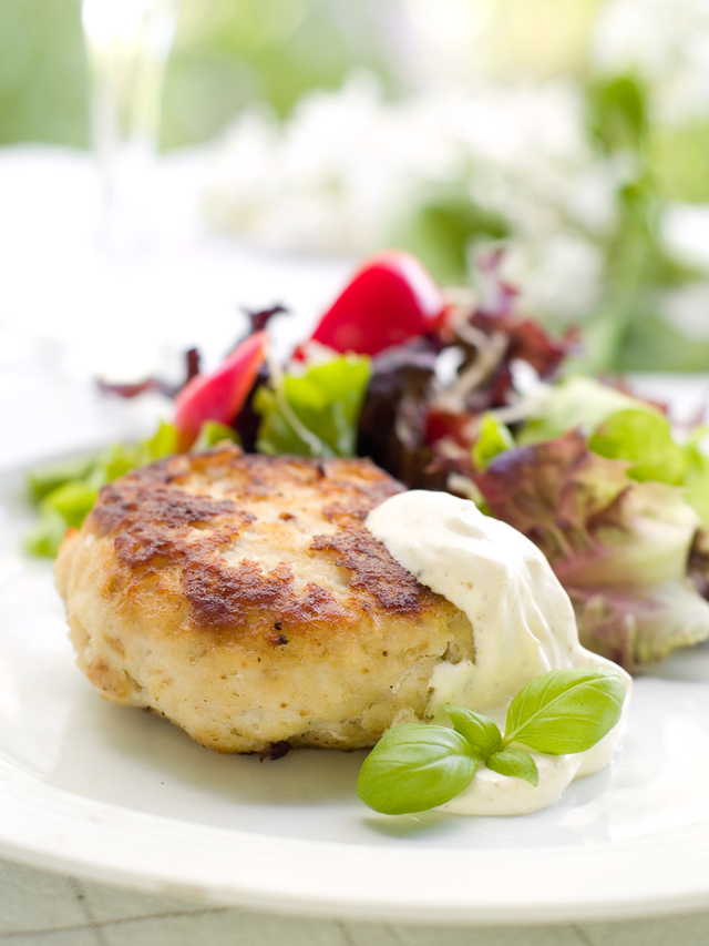 Chicken burger with spinach