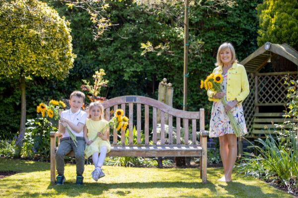 How to dedicate a virtual sunflower in memory of a loved one this June