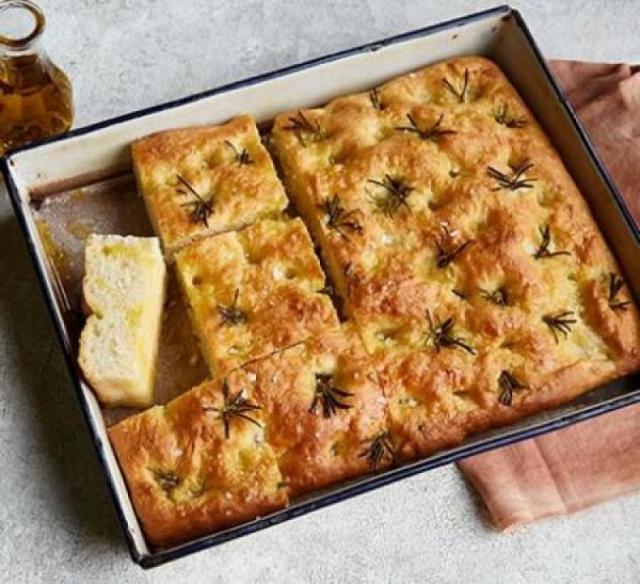 Warm, fluffy and delicious: Garlic and rosemary focaccia bread