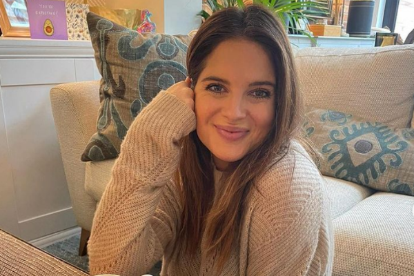 Binky Felstead posts relatable postpartum selfie one day after giving birth