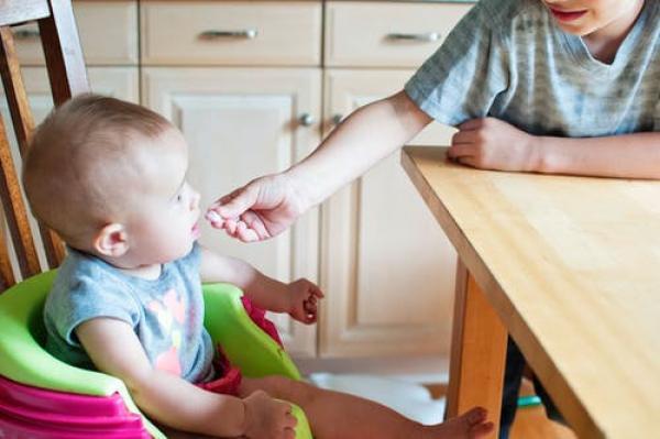 Weaning: What are the stages and what can they not eat?