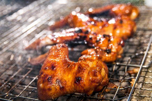 Having a BBQ? This baked buffalo chicken wings recipe is super simple & delicious