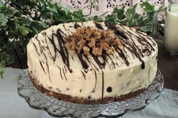 Family Favourite! How to make a no-bake chocolate chip cheesecake