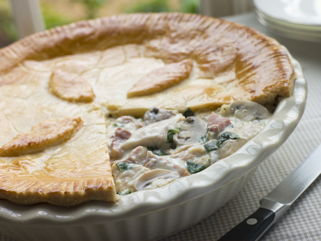 Quick chicken and mushroom pie