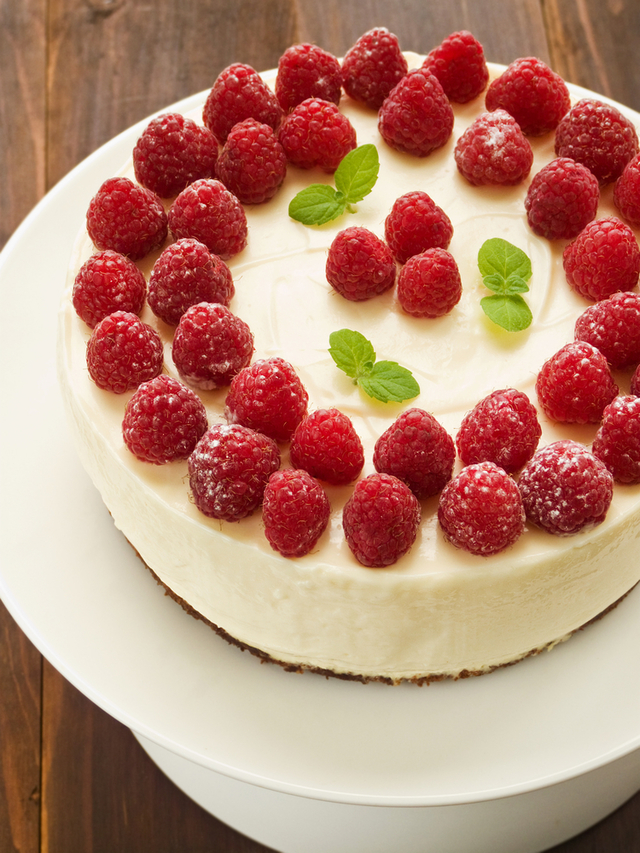 Ricotta and raspberry cheesecake