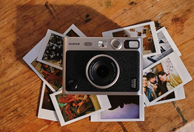 Fujifilm launches hybrid instant camera “instax mini Evo”