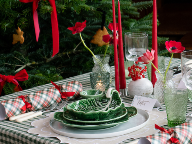 Christmas in the Library tablescape - what you need & where to get it.