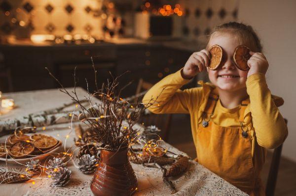 5 foolproof tips on how to decorate your house for Christmas on a budget
