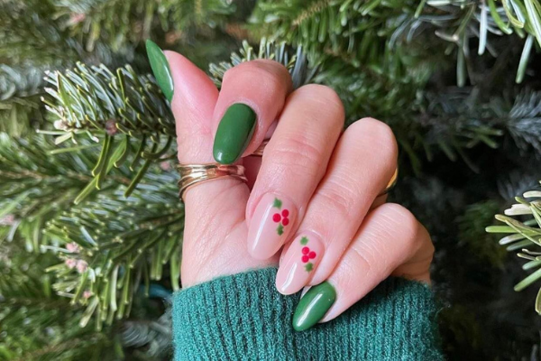 Looking for some festive nail inspo? These 5 festive designs are stunning