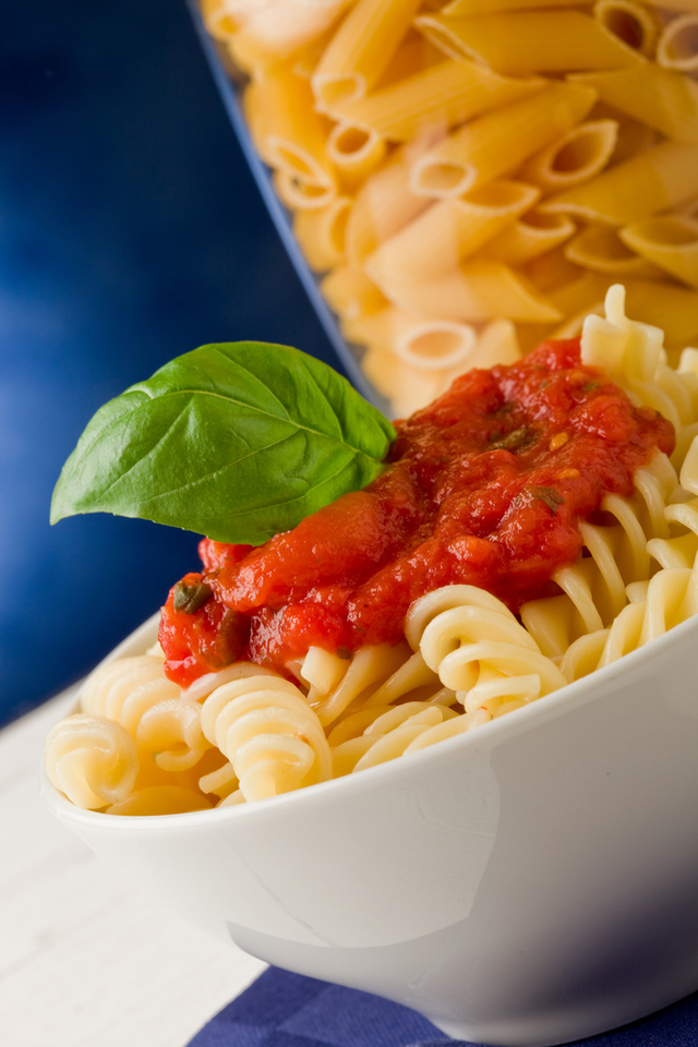 Pasta with tomato and hidden vegetable sauce